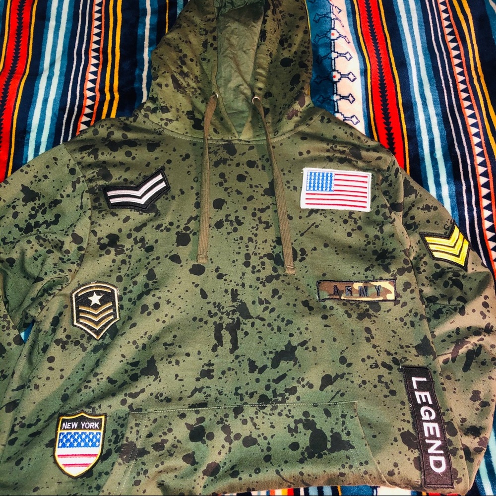 Men’s Distressed Carter Fit Army Hoodie Shirt